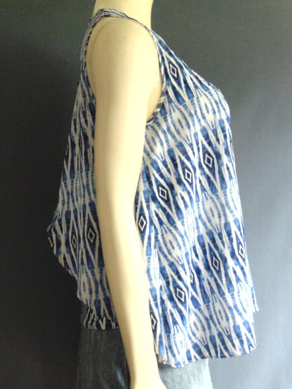 Meadow Rue Anthropologie Indigo Blue Ikat Swing Sleeveless Tank Merlon Top XS - Picture 3 of 6